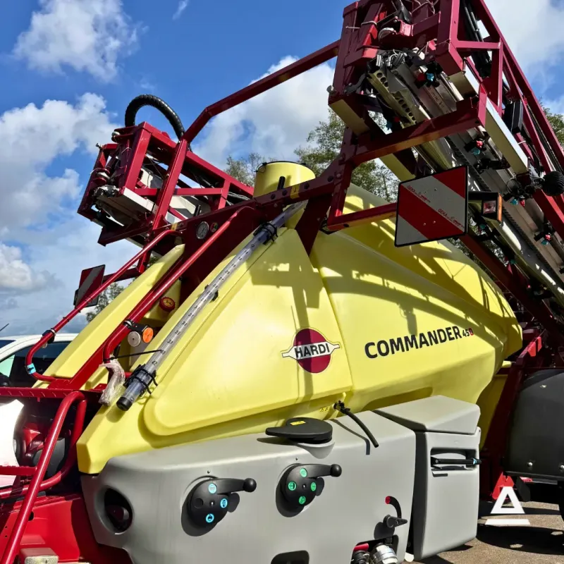 ŤAHANÝ Postrekovač HARDI COMMANDER 4500/24 TWIN