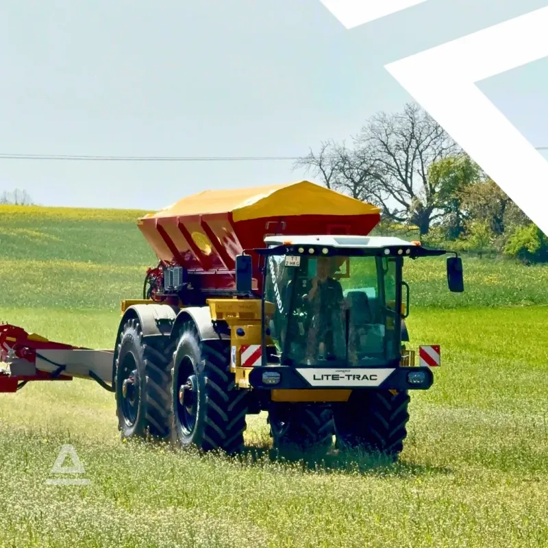 Samohybný nosič nadstavieb LITE-TRAC+ K135XE-SC