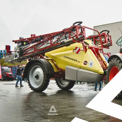 ŤAHANÝ Postrekovač HARDI COMMANDER 4500/24 TWIN – 3